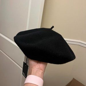 Aritzia - AUXILIARY WOOL BERET, one size, BNWT